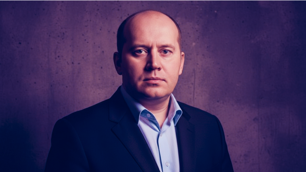 Иллюстрация к статье: Сергей Бурунов: голос Голливуда, рождённый 6&nbsp;марта под знаком Рыб